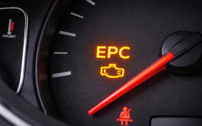 Świeci się kontrolka EPC w Volkswagenie, sygnalizując problem z silnikiem. Czas na wizytę w serwisie.